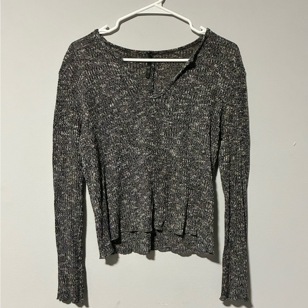 Women’s Heathered Black Long-Sleeve Knit Top